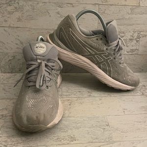 ASICS woman’s size 8.5, preowned good condition, no rips or tears